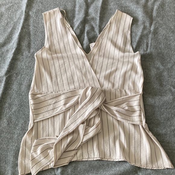 Striped V-Neck Sleeveless Top - Picture 2 of 5